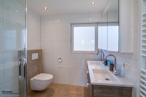 Medium property photo - Gouverneur Van Hovelllaan 28, 5953 CV Reuver